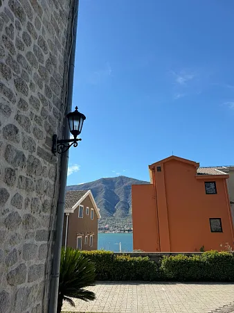Luxuriöses Penthouse mit atemberaubendem Meerblick – Dobrota, Montenegro